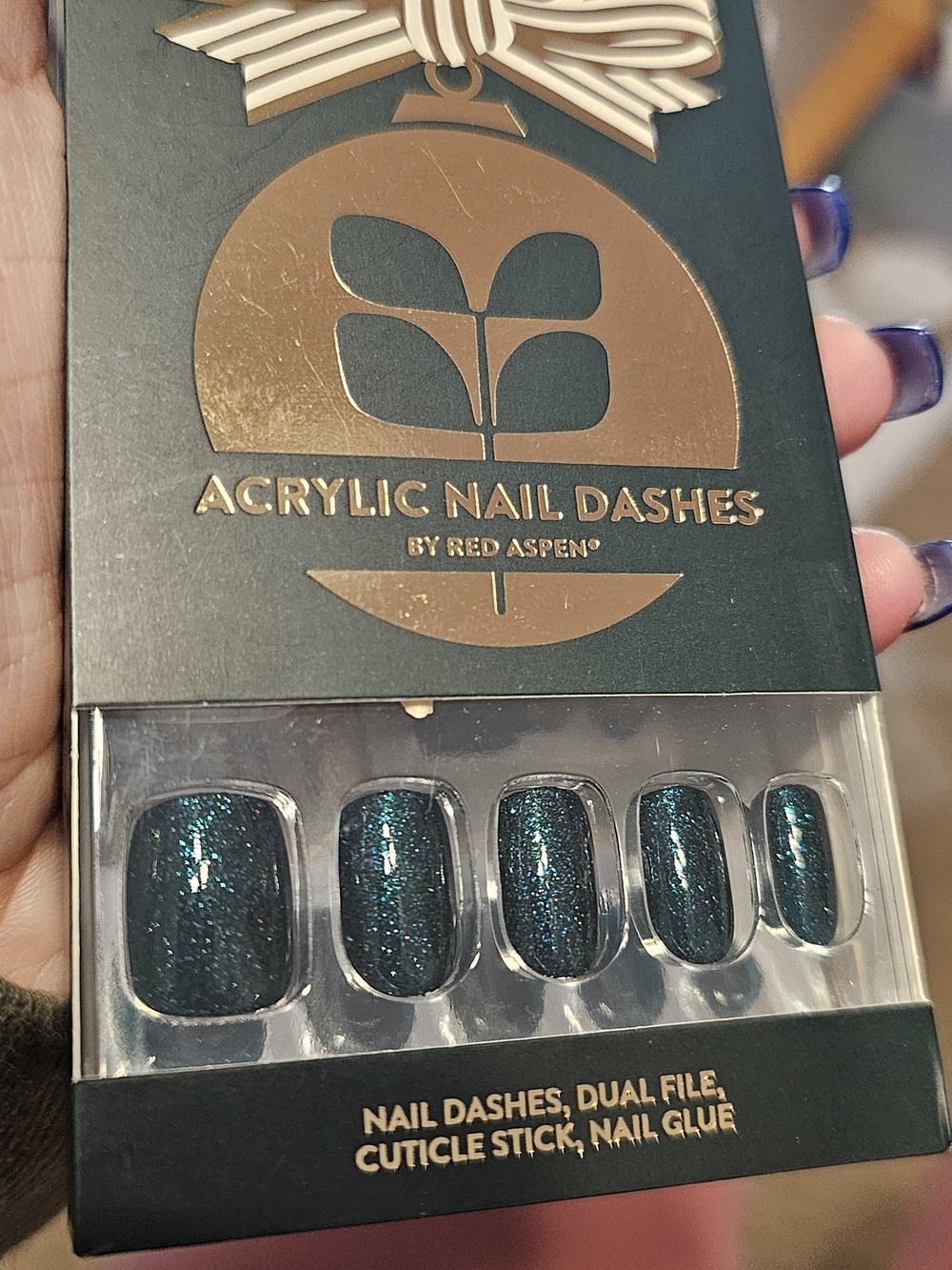 Acrylic Nail Dashes Press-On Nails in Teal Glitter by Red Aspen